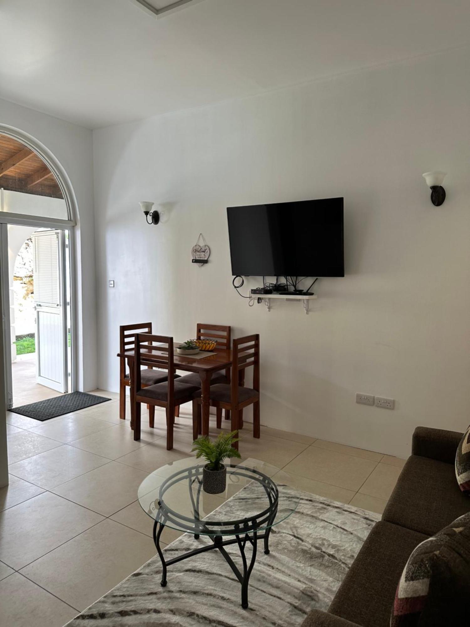 Eldorado Guesthouse & Car Rental Roseau Exterior foto